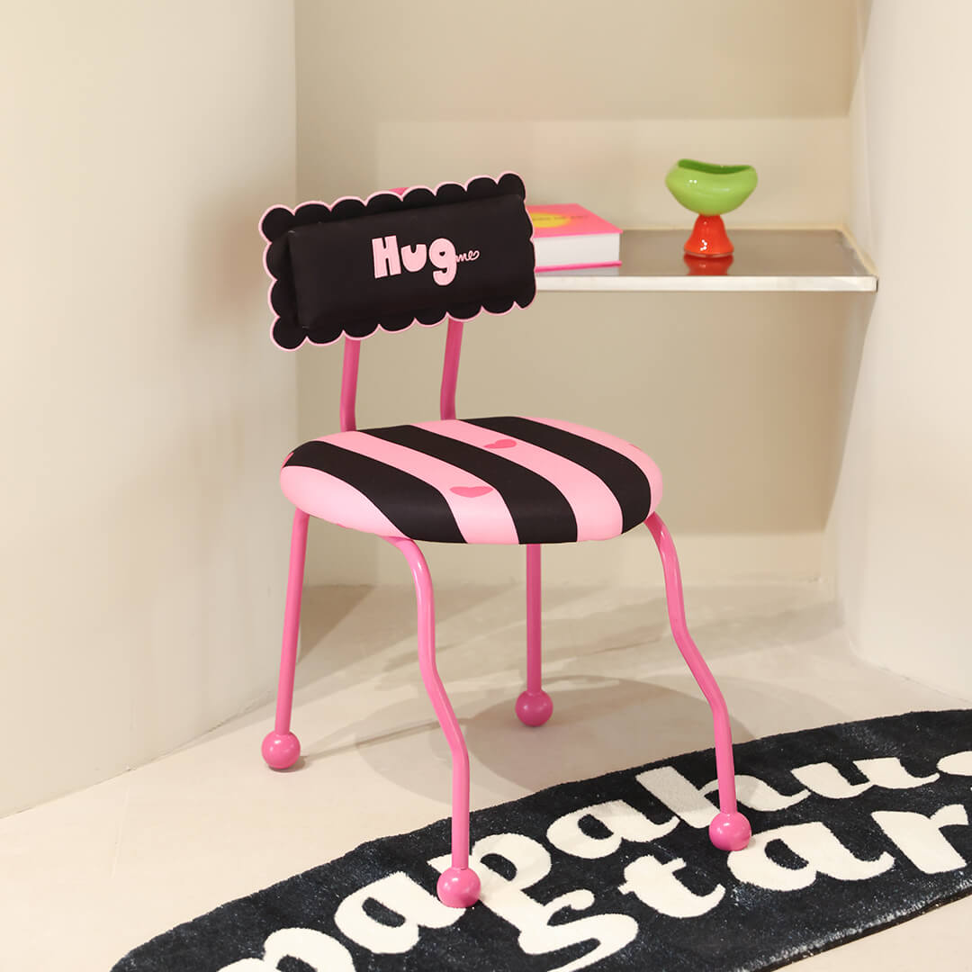 Whimsical Striped Vanity Chair with Heart Embroidered Backrest - Perfect for Girls' Rooms